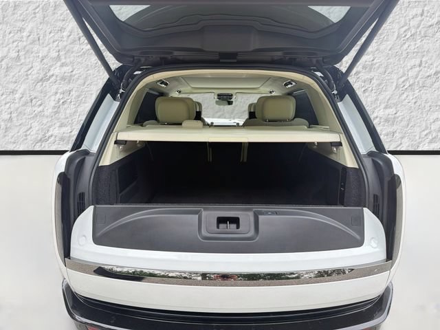 Used 2023 Land Rover Range Rover SV AWD/4WD image 12