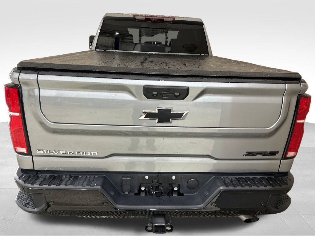 Used 2024 Chevrolet Silverado 2500 ZR2 w/ Technology Package AWD/4WD image 4