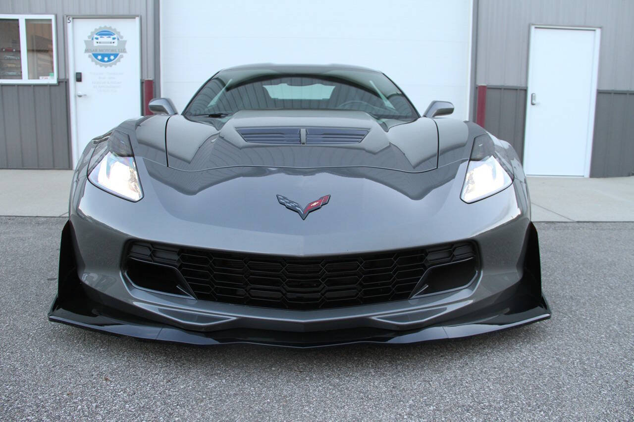 Used 2015 Chevrolet Corvette Z06 w/ 3LZ Preferred Equipment Group RWD image 4