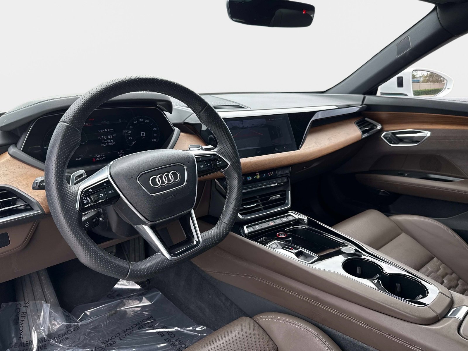 Used 2023 Audi e-tron GT Prestige image 16