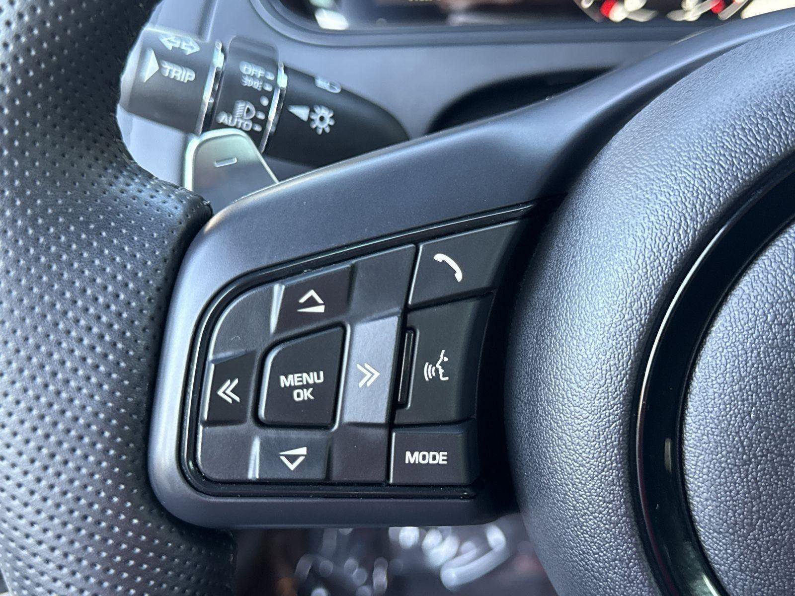 Used 2023 Jaguar F-TYPE R AWD/4WD image 15