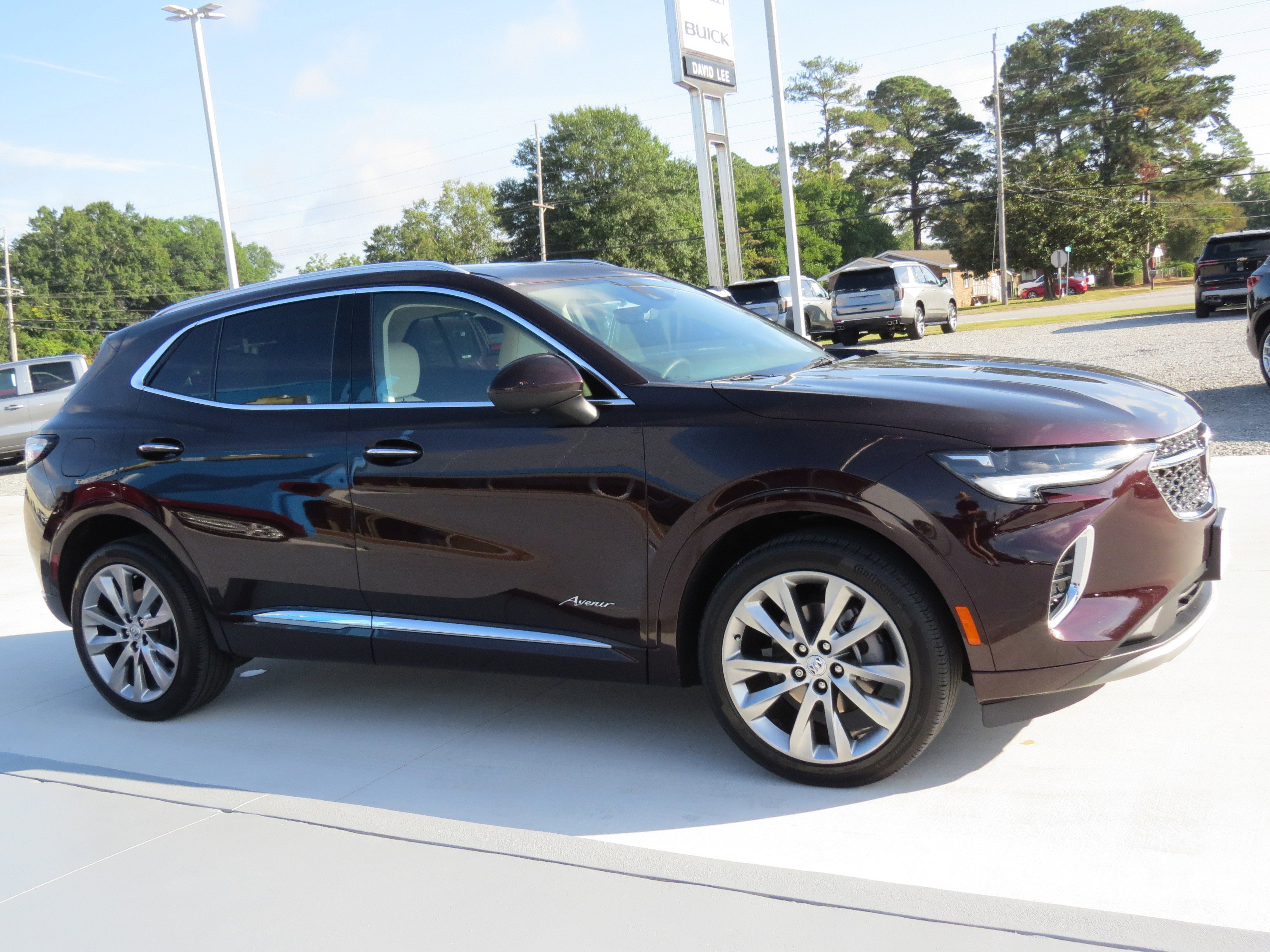 Used 2023 Buick Envision Avenir image 7