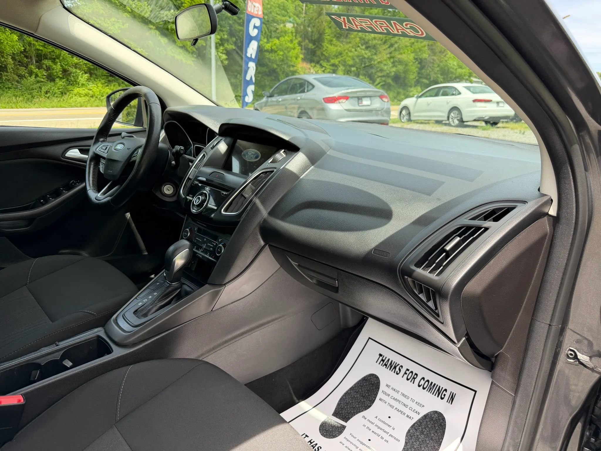 Used 2017 Ford Focus SEL w/ Cold Weather Package FWD image 16