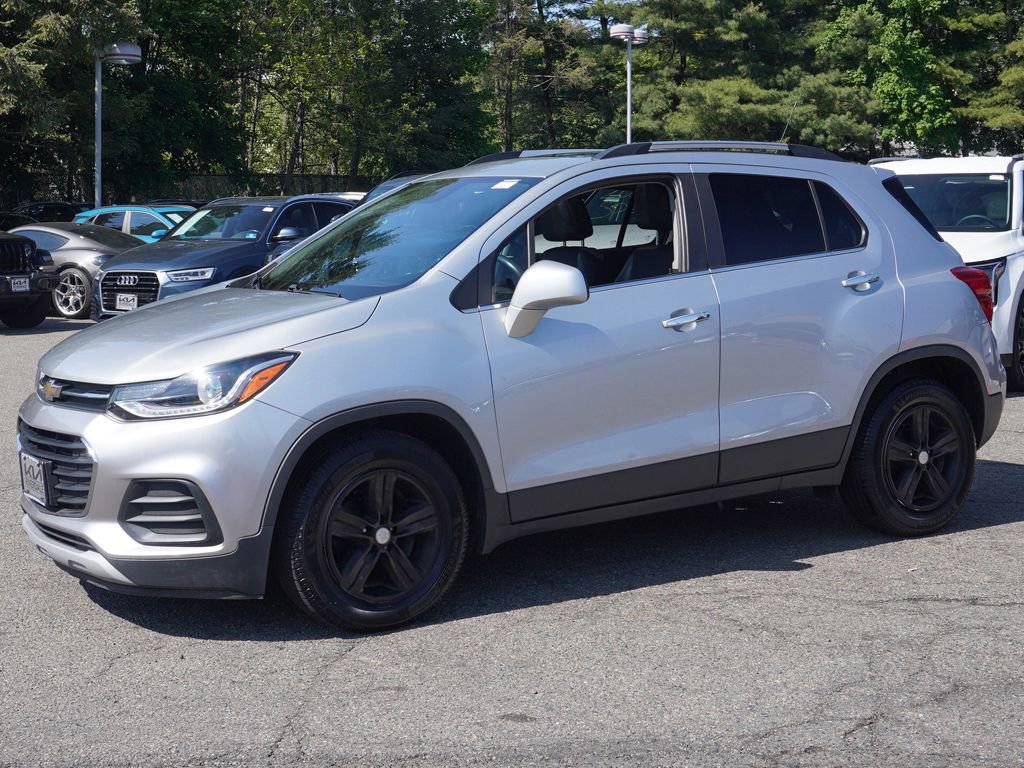Used 2017 Chevrolet Trax LT w/ Sun & Sound Package FWD image 7
