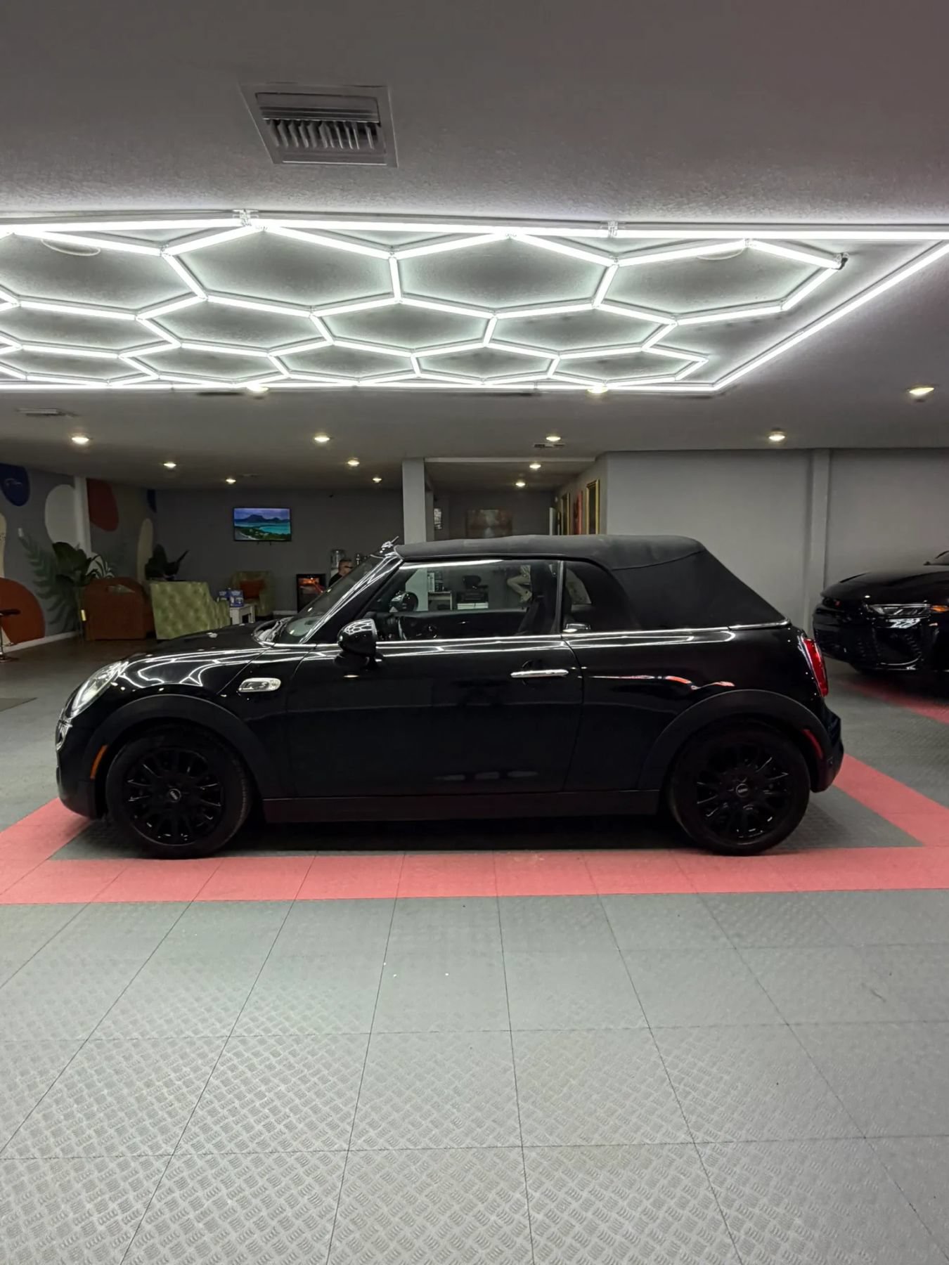 Used 2017 MINI Cooper S FWD image 3