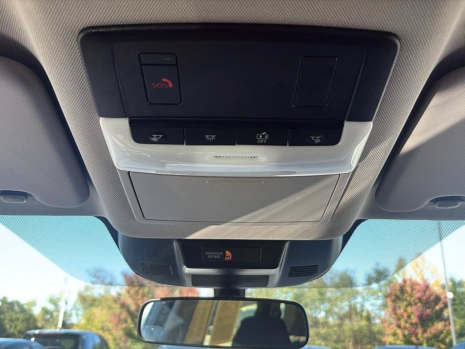 Certified 2025 Nissan Rogue SV FWD image 35