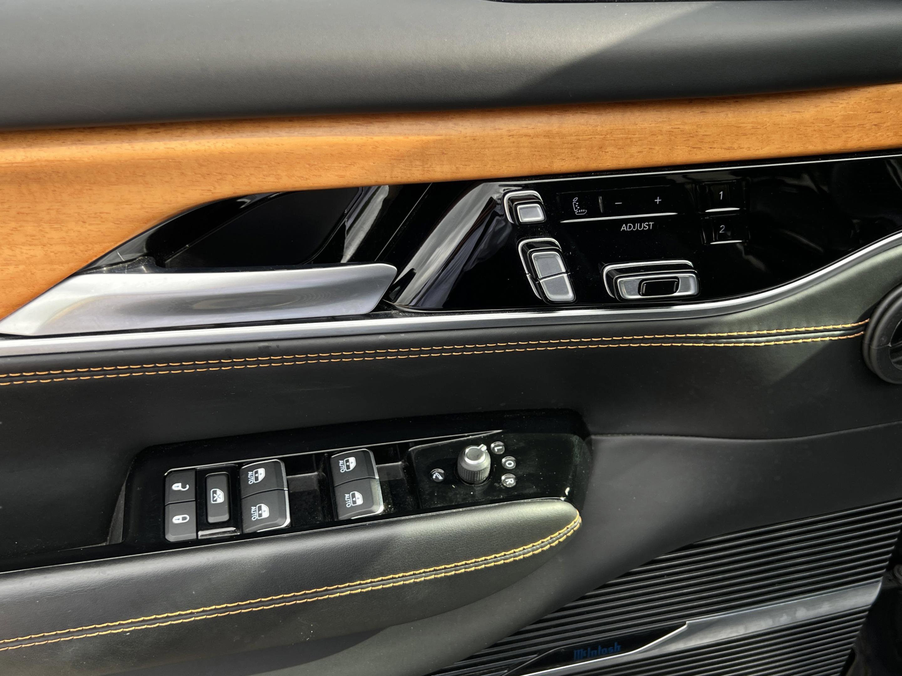 Used 2022 Jeep Grand Wagoneer Series III image 21