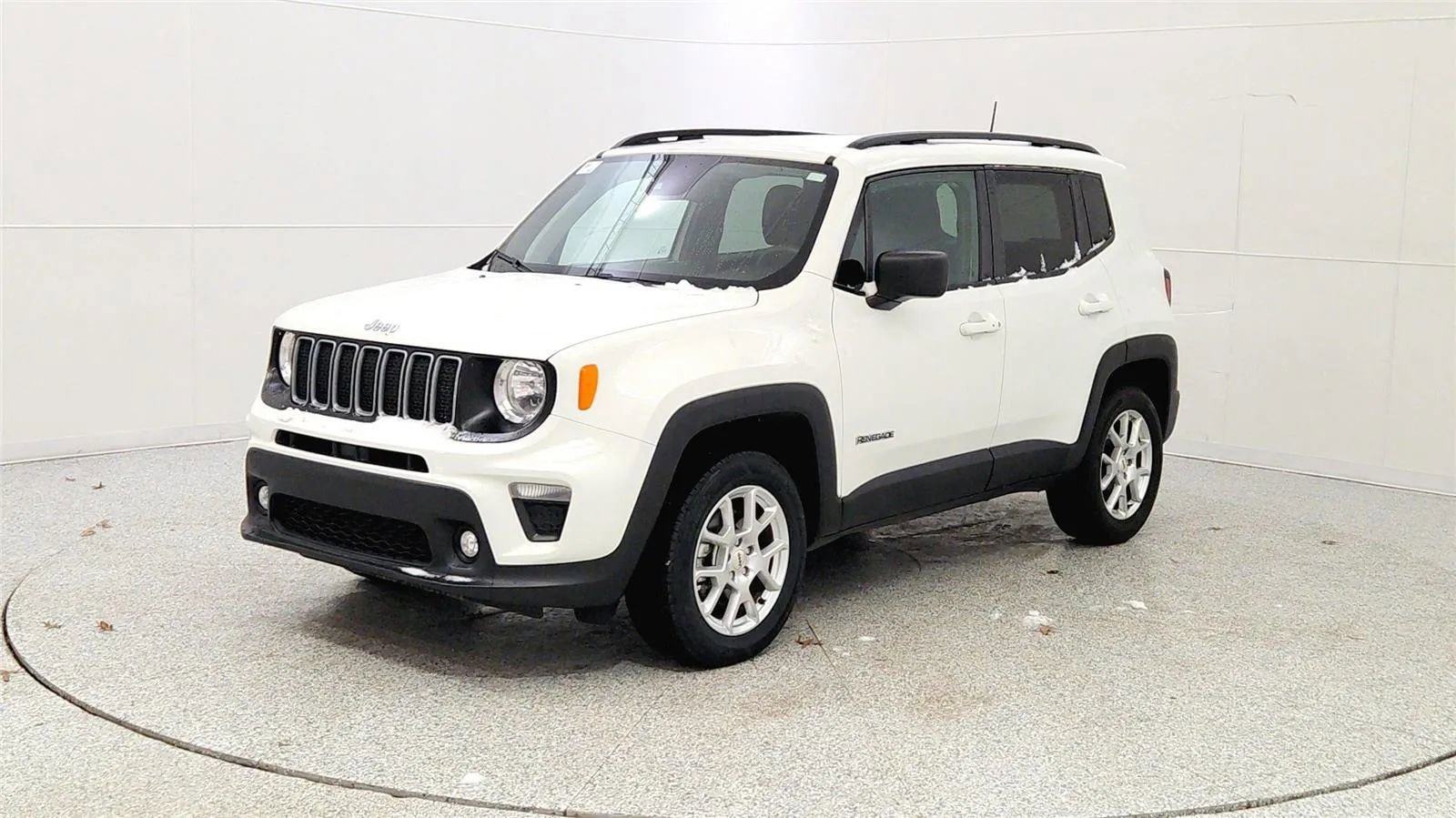 Used 2022 Jeep Renegade Latitude w/ Convenience Group image 3