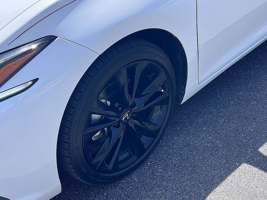 Certified 2022 Lexus ES 350 F Sport image 9