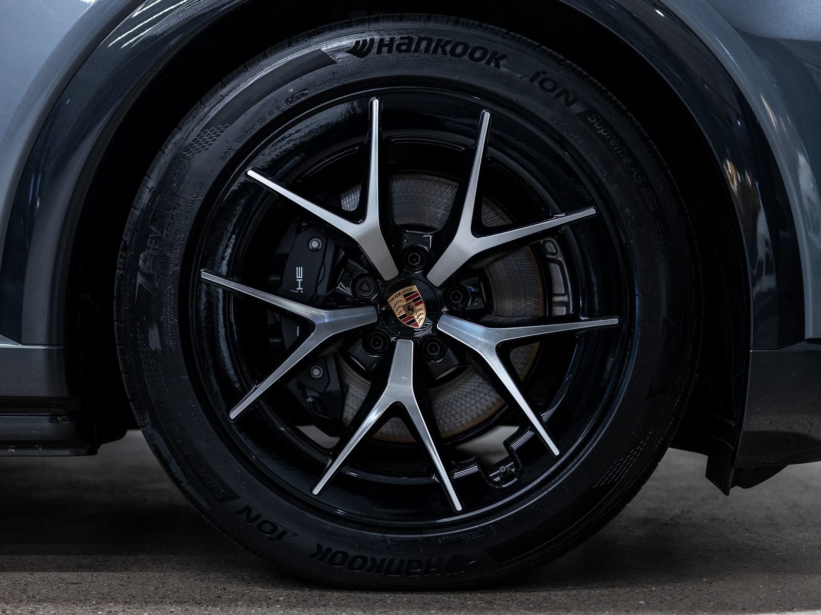 New 2026 Porsche Cayenne Electric AWD/4WD image 19