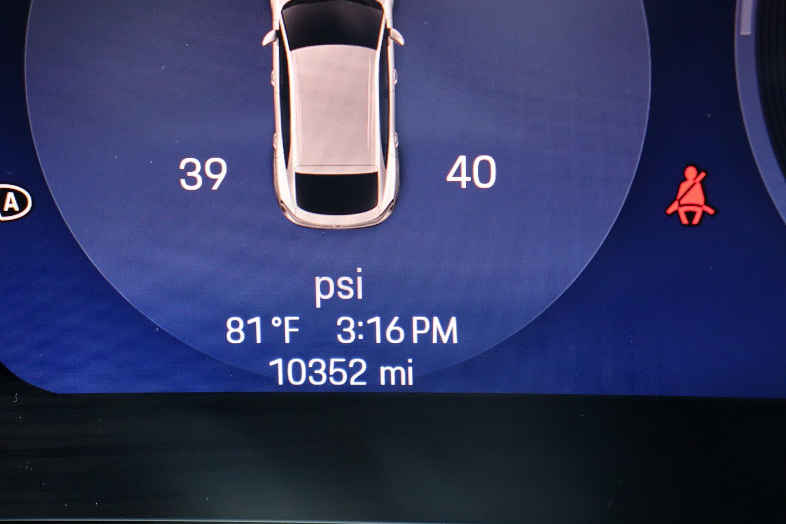 Used 2025 Porsche Macan 4S Electric AWD/4WD image 25