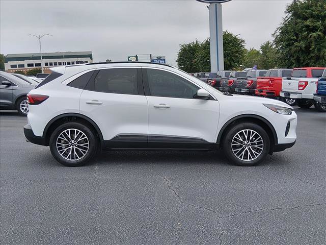 Certified 2023 Ford Escape SE FWD image 3