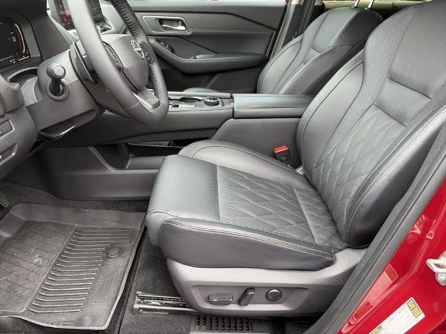 Certified 2026 Nissan Rogue Platinum w/ Platinum Premium Package AWD/4WD image 19
