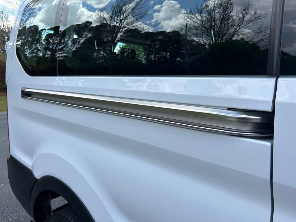 Used 2023 Ford Transit 350 XLT image 19