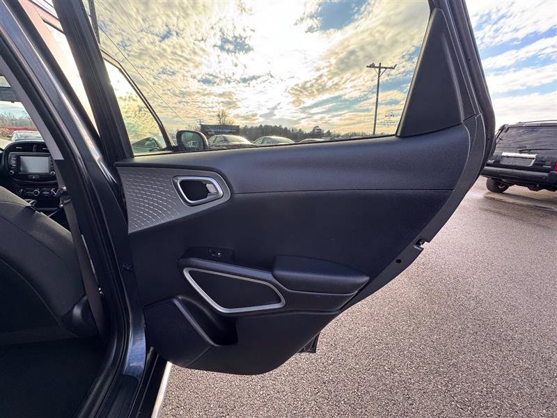 Used 2021 Kia Soul X-Line image 30