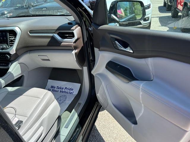 Used 2023 GMC Acadia SLT image 29