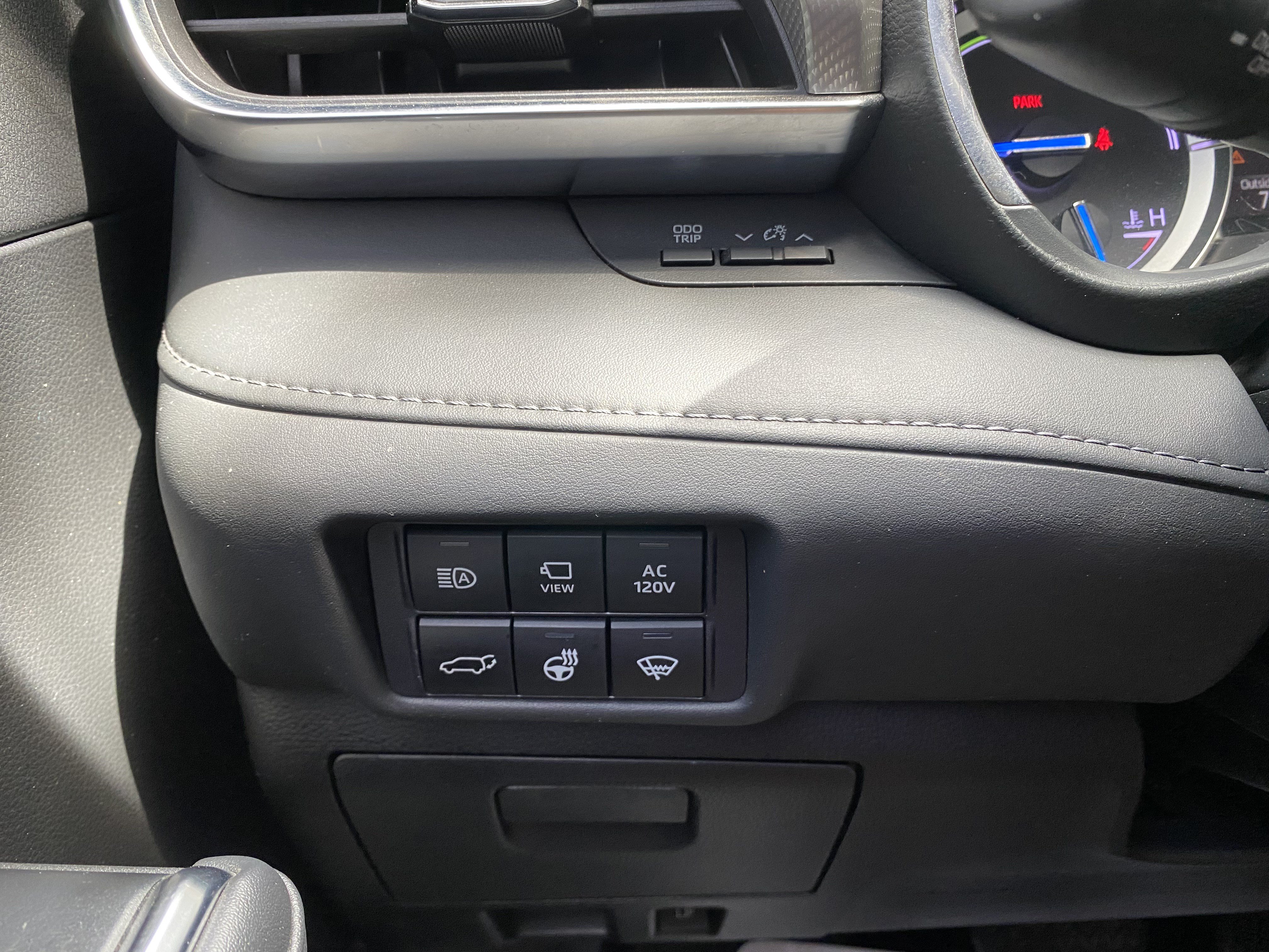 Used 2022 Toyota Highlander Platinum FWD image 18