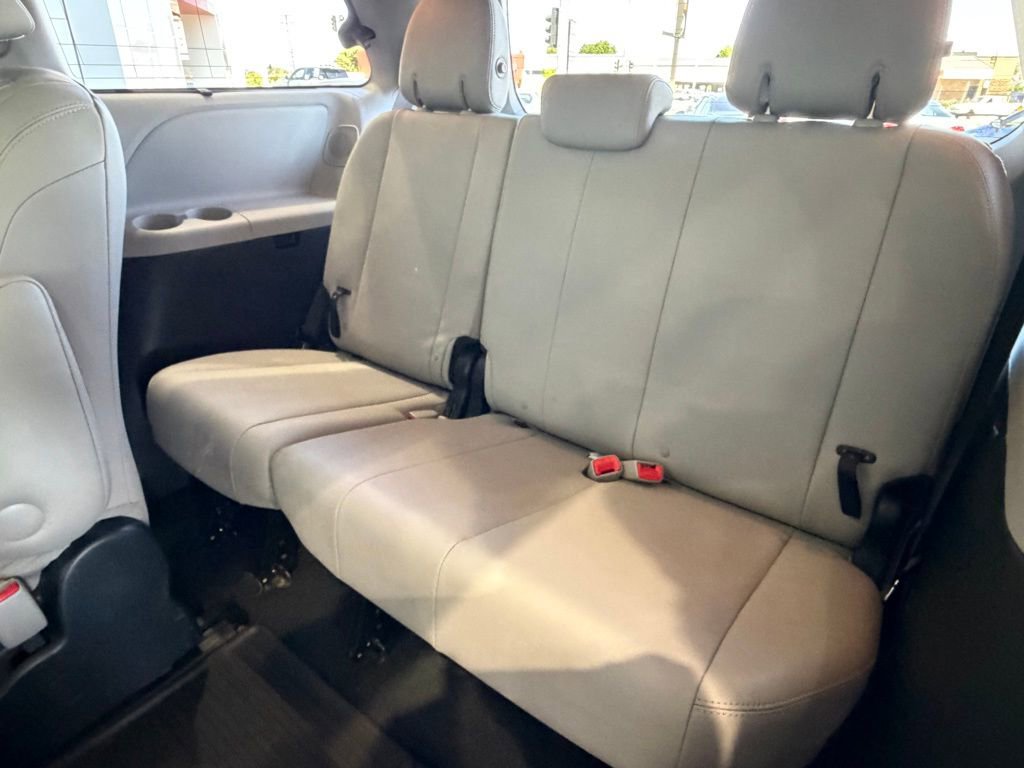 Certified 2017 Toyota Sienna Limited image 34