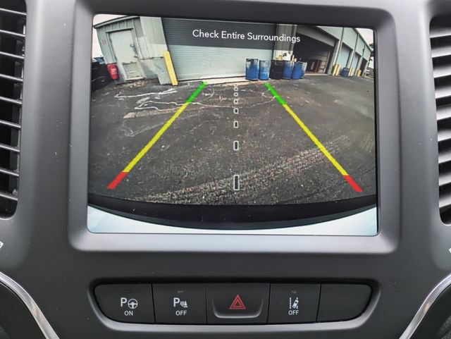 Certified 2023 Jeep Cherokee Altitude Lux AWD/4WD image 25