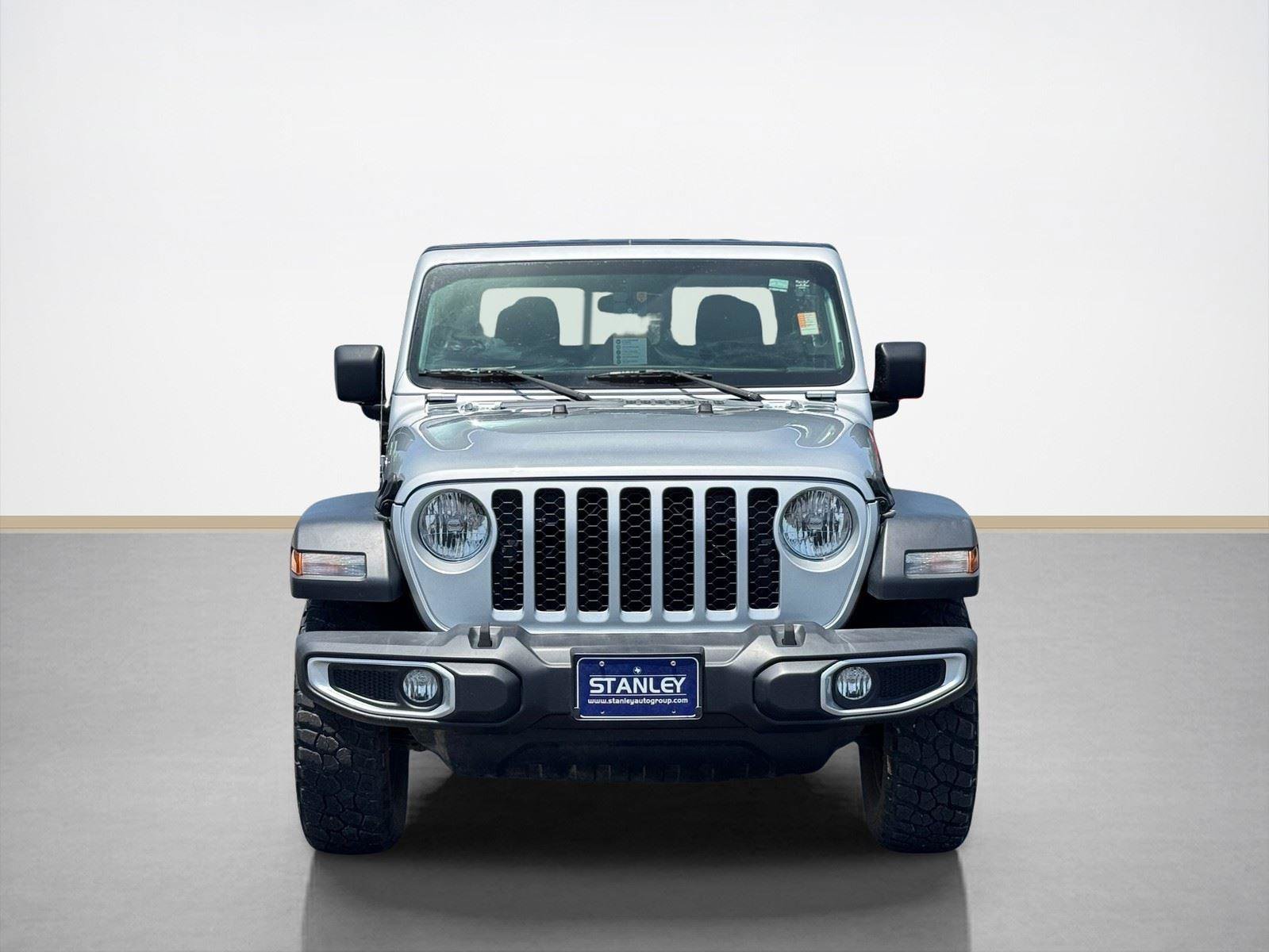 Used 2023 Jeep Gladiator Sport w/ Trailer Tow Package AWD/4WD image 2