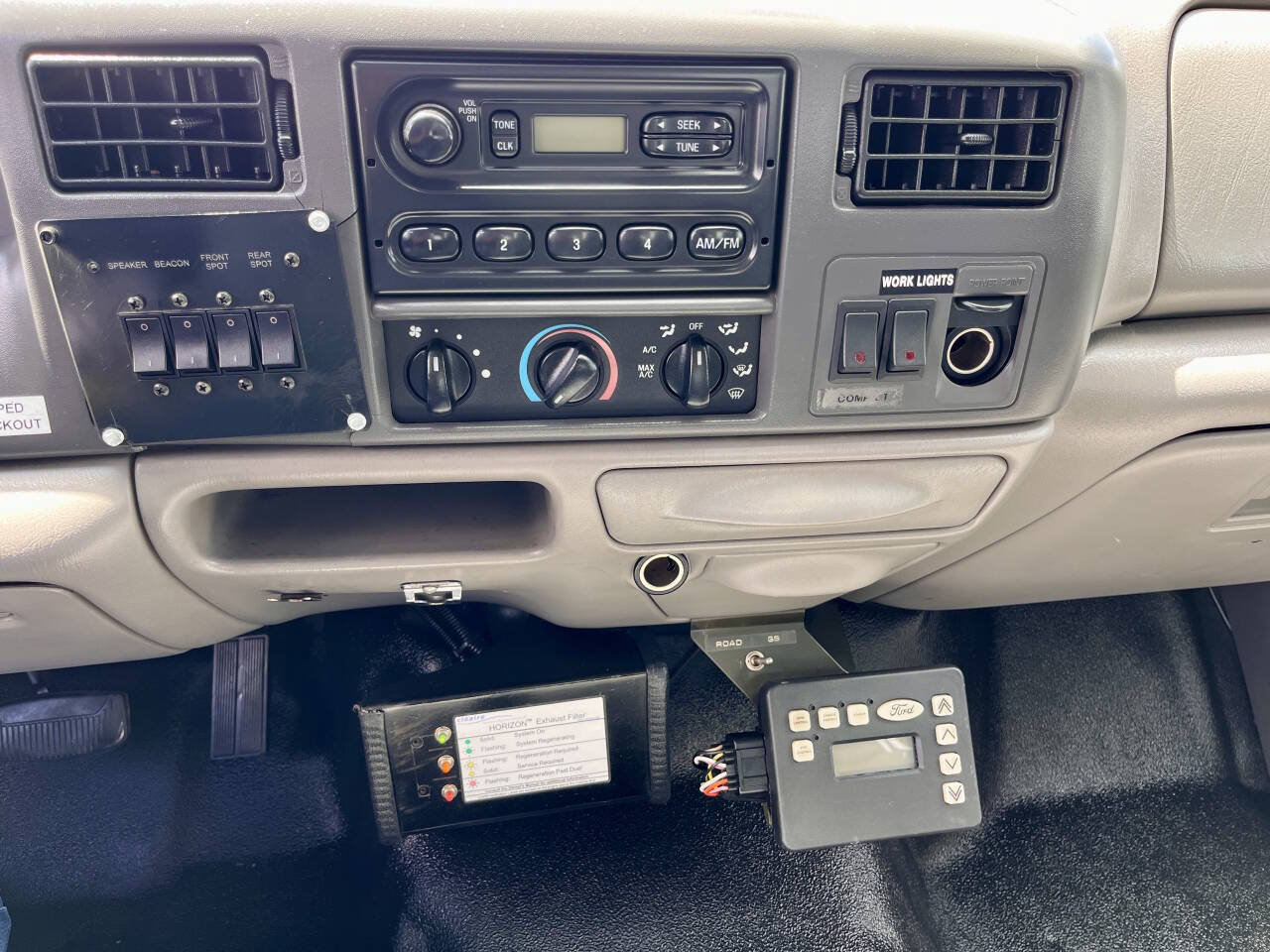 Used 1999 Ford F550 2WD Regular Cab Super Duty image 23