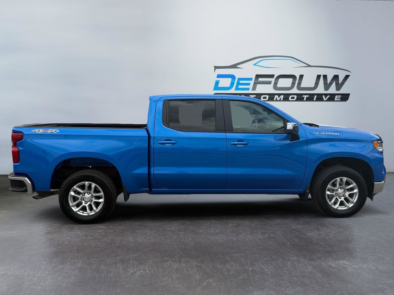 Used 2026 Chevrolet Silverado 1500 LT AWD/4WD image 2