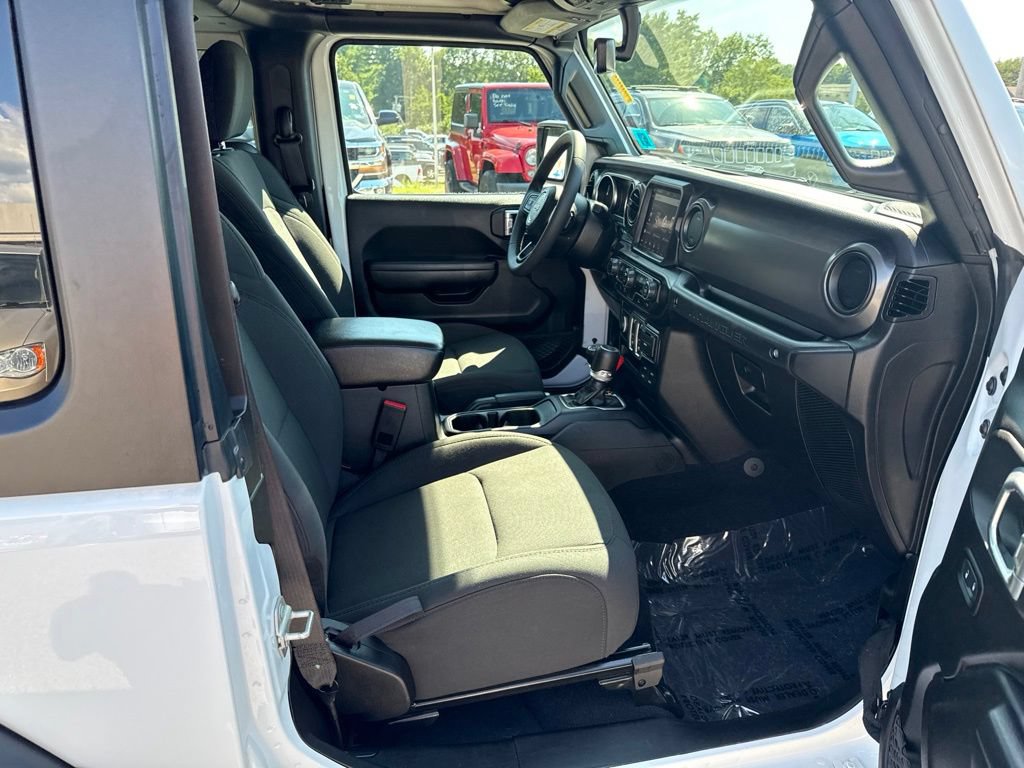 Certified 2023 Jeep Wrangler Sport AWD/4WD image 22