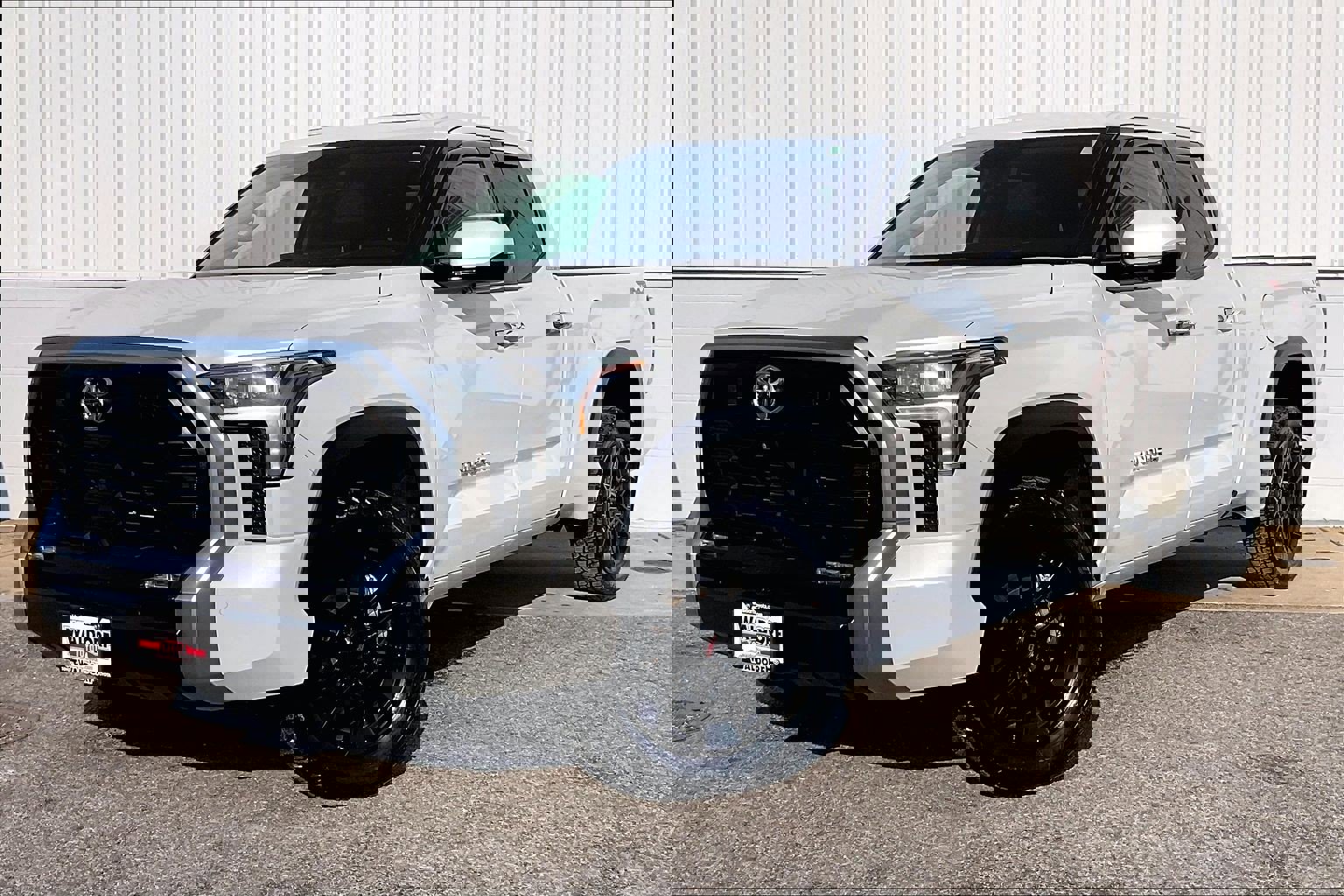 Used 2022 Toyota Tundra Limited image 2