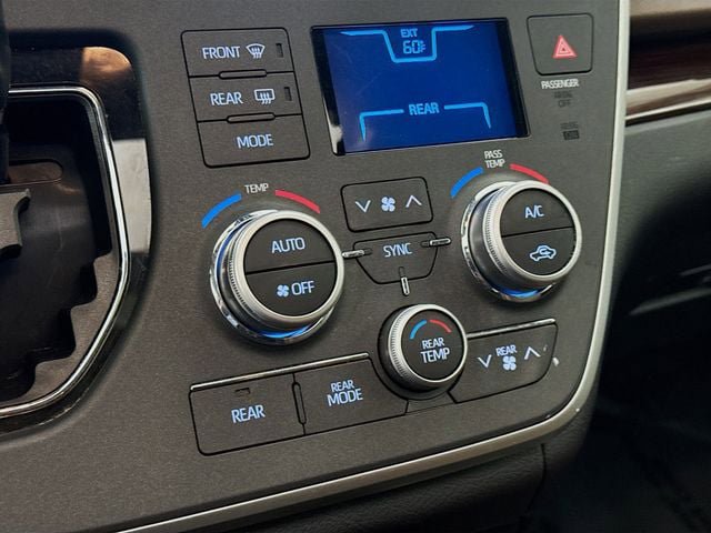 Used 2020 Toyota Sienna Limited Premium AWD/4WD image 18