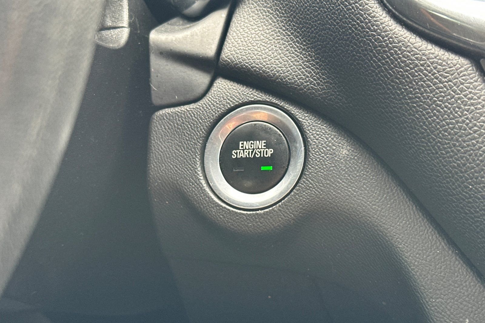 Used 2020 Chevrolet Equinox LT AWD/4WD image 25