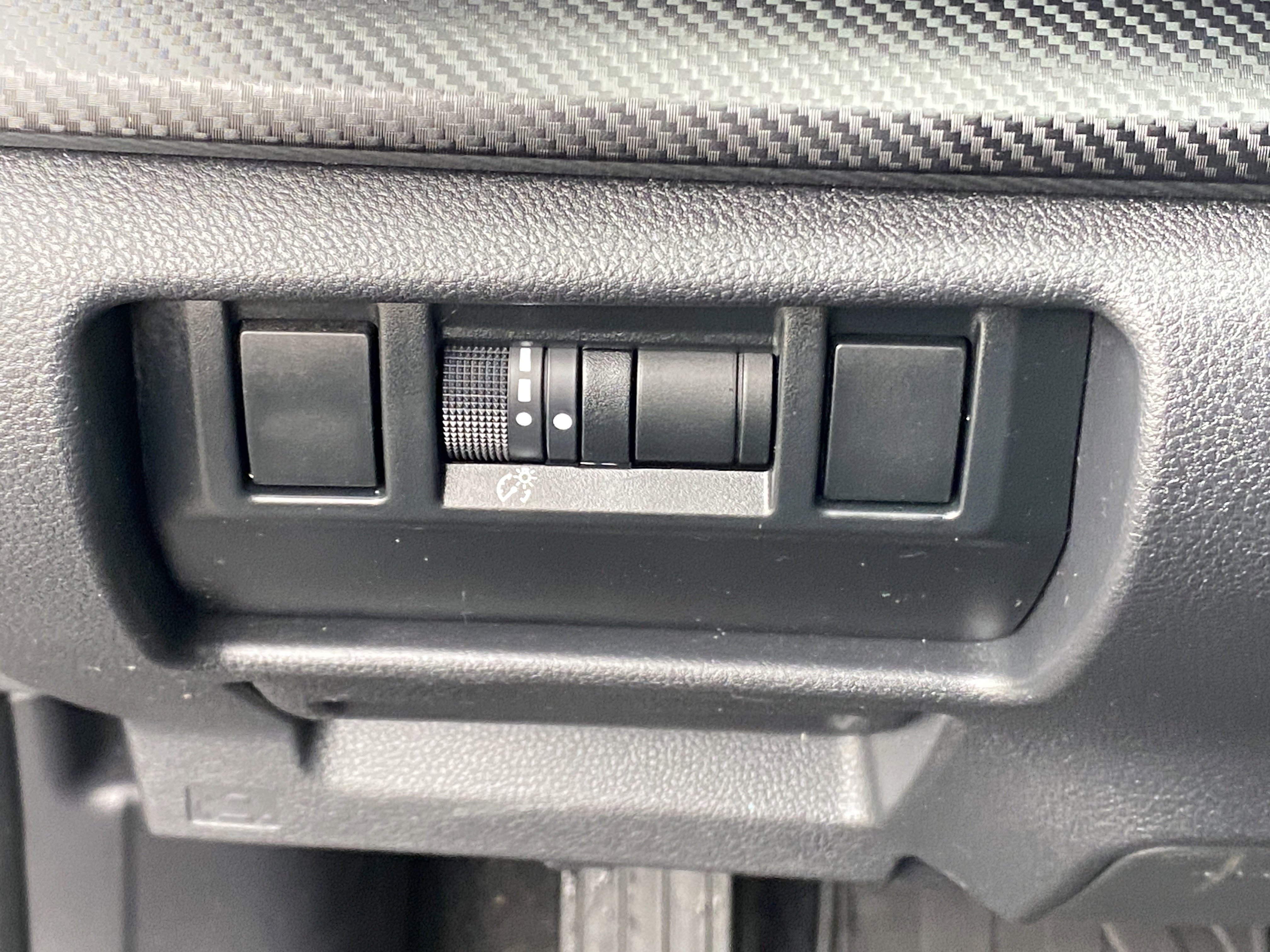 Used 2024 Subaru Crosstrek 2.0i Premium image 14