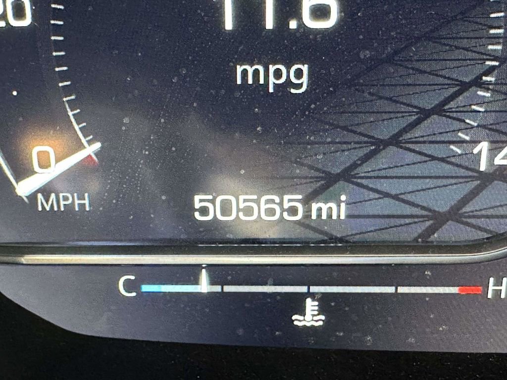 Used 2024 GMC Yukon SLT image 33