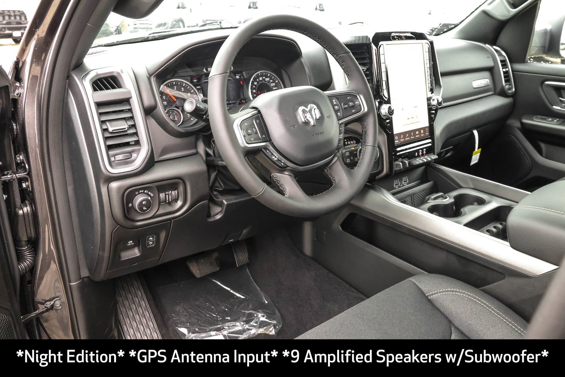 New 2026 RAM 1500 4x4 Crew Cab image 4