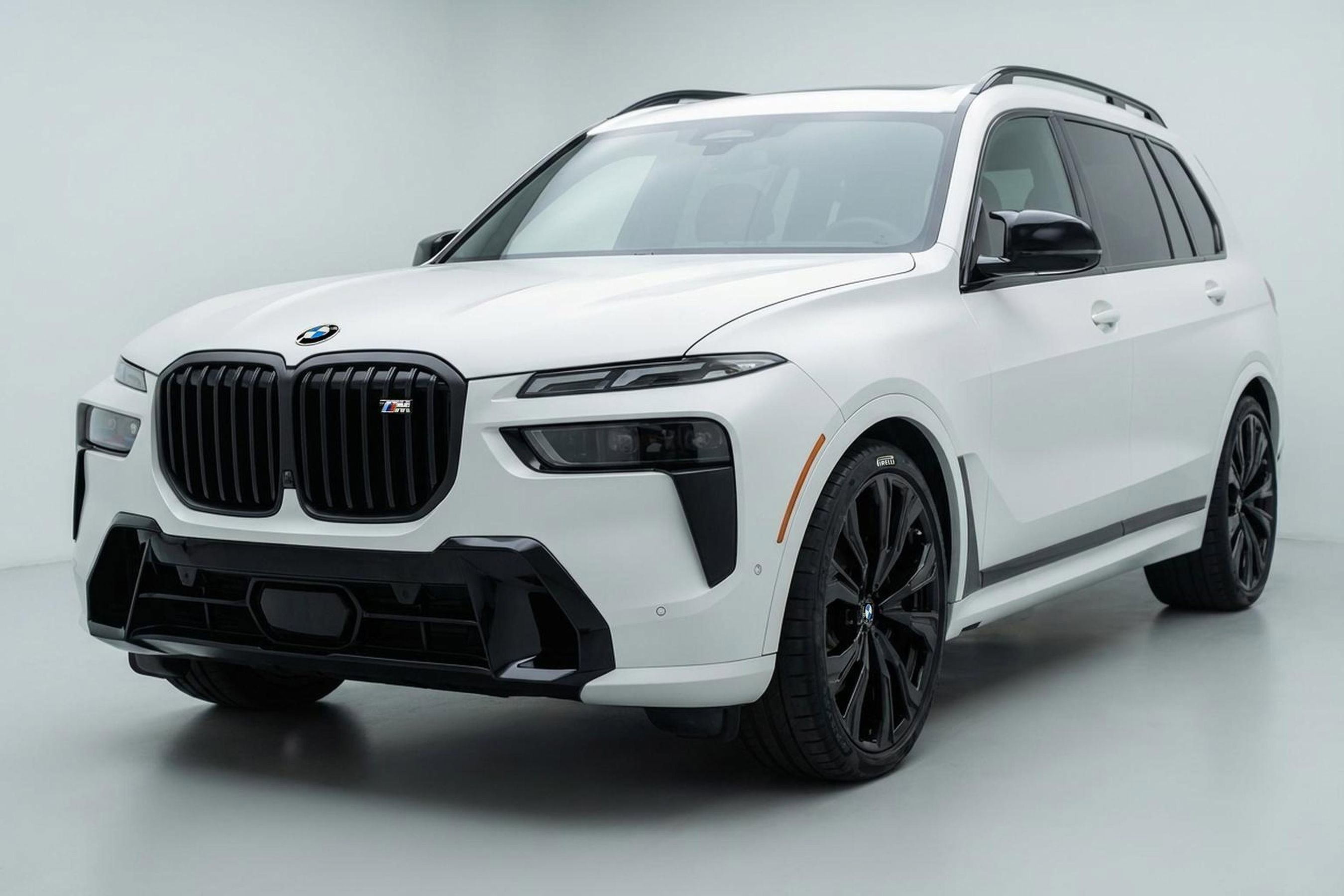 Used 2023 BMW X7 M60i w/ Executive Package image 21