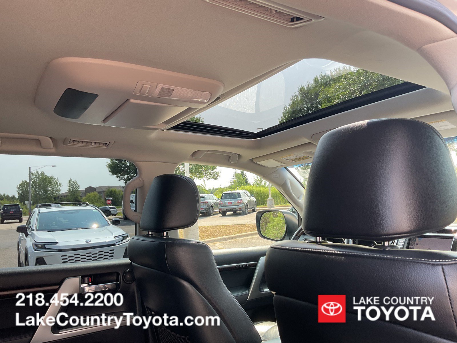 Used 2014 Toyota Land Cruiser AWD/4WD image 17