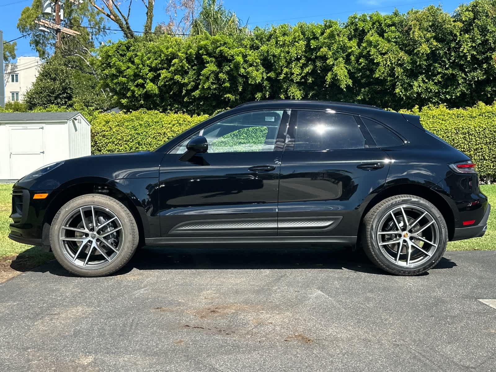 New 2026 Porsche Macan AWD/4WD image 2