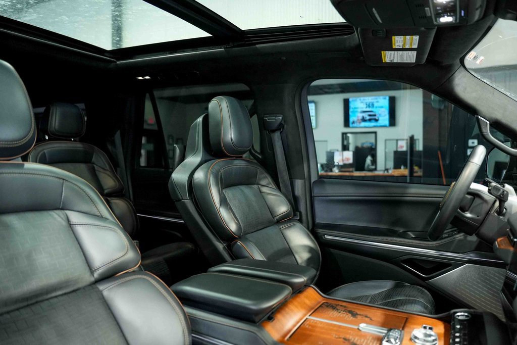 Used 2025 Lincoln Navigator Black Label image 35