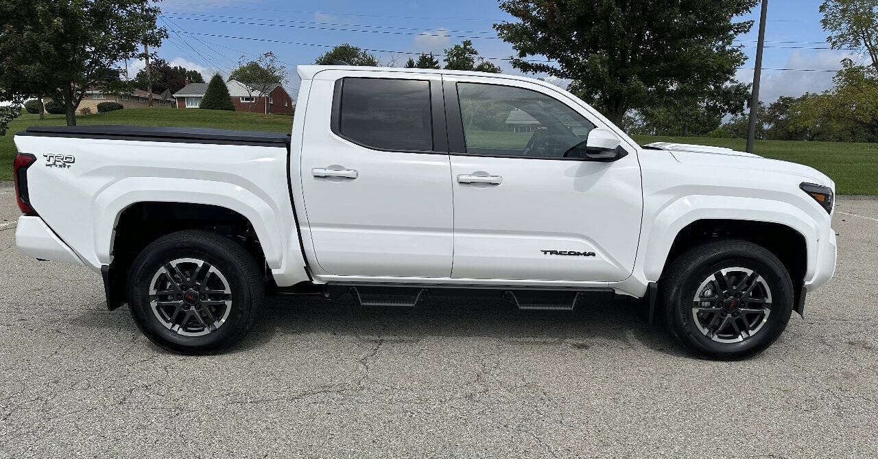 Used 2026 Toyota Tacoma TRD Sport AWD/4WD image 33