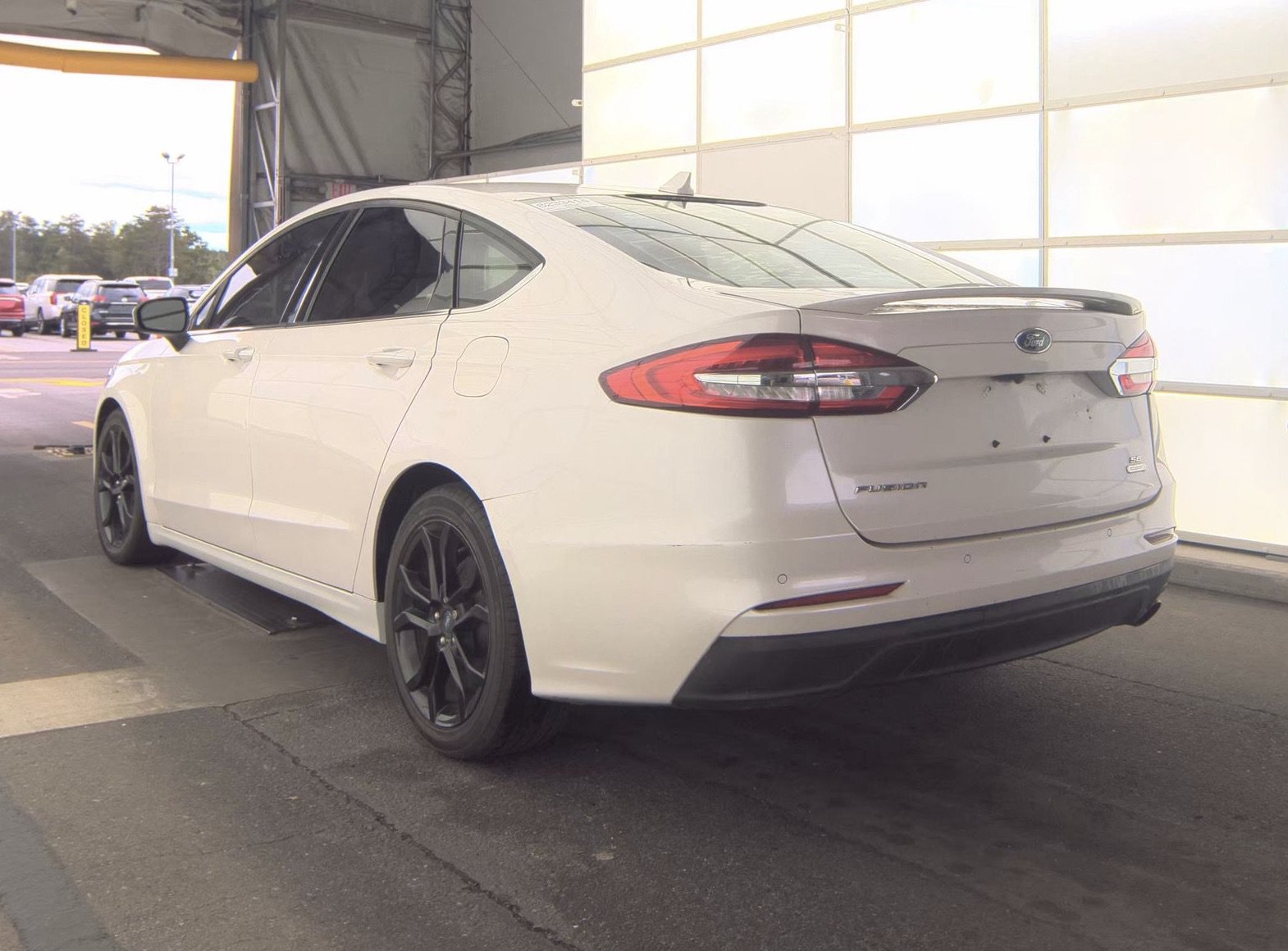 Used 2020 Ford Fusion SE w/ Equipment Group 151A FWD image 6