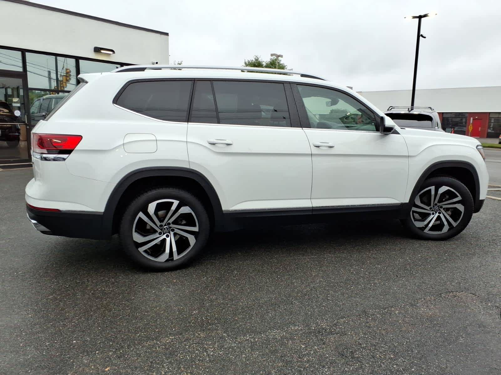 Used 2022 Volkswagen Atlas SEL AWD/4WD image 4