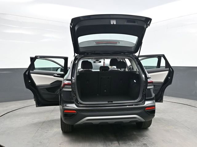 Used 2025 Volkswagen Taos S AWD/4WD image 42