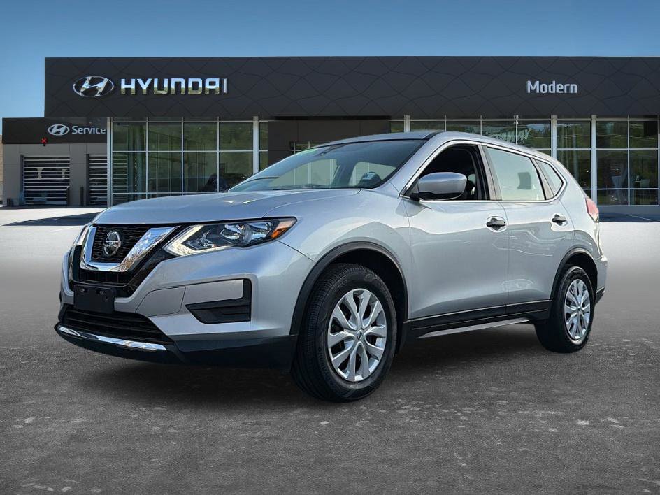 Used 2019 Nissan Rogue S image 1