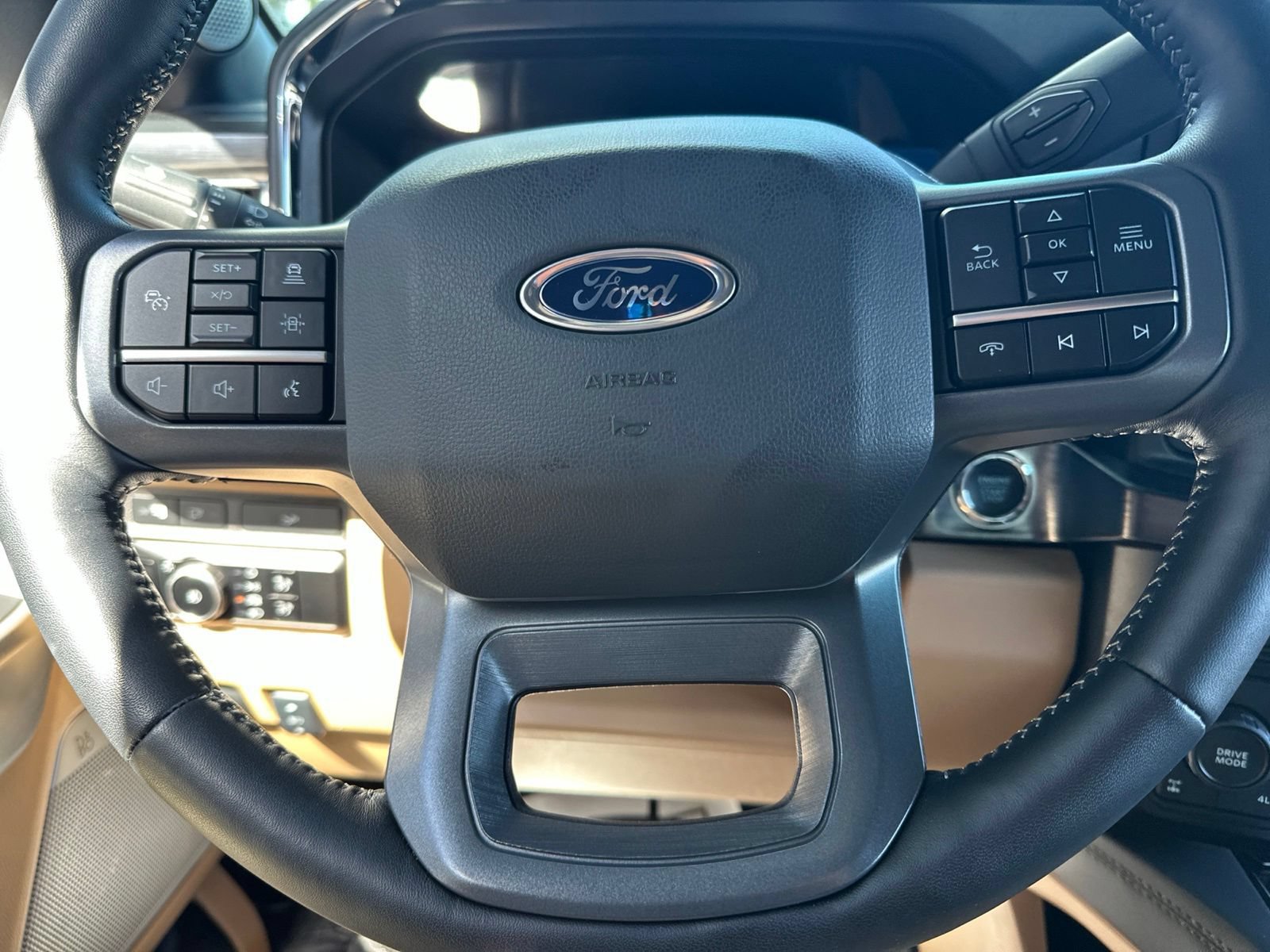 Used 2024 Ford F250 Lariat w/ Lariat Ultimate Package AWD/4WD image 24