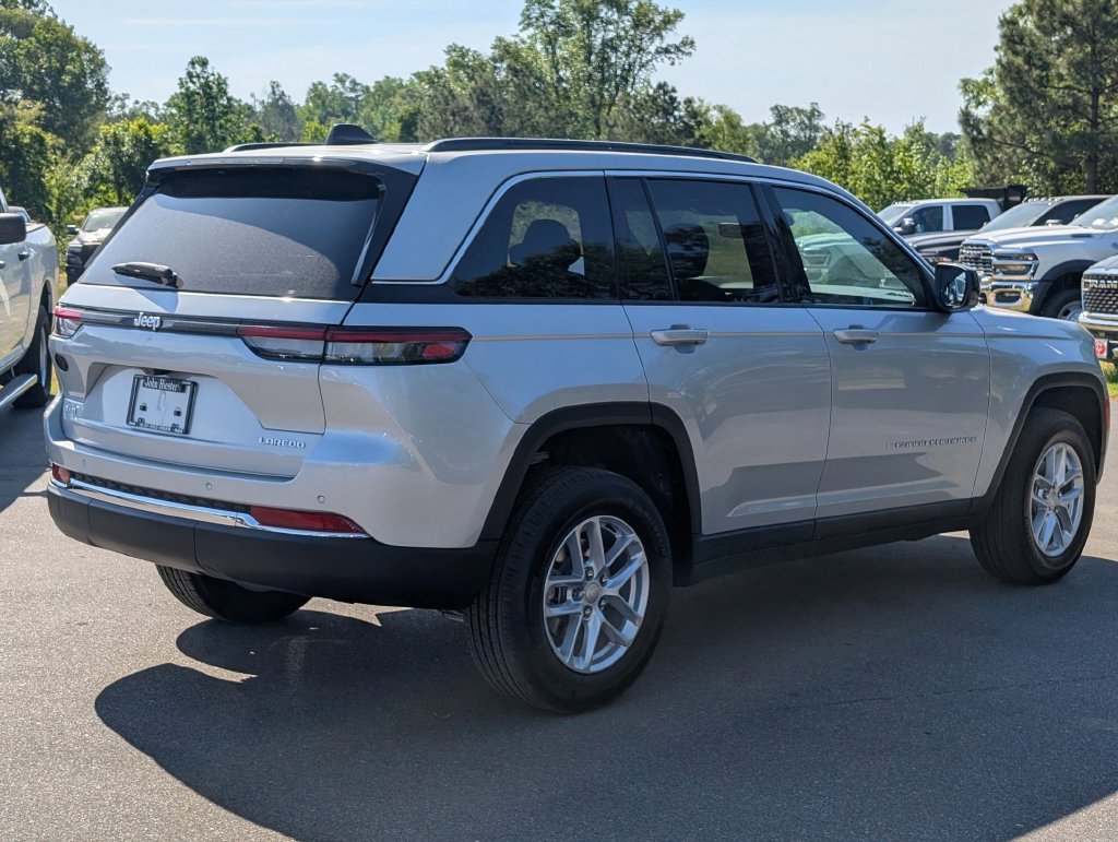 New 2026 Jeep Grand Cherokee Laredo AWD/4WD image 7