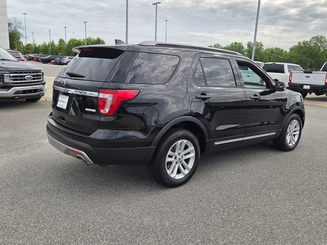 Used 2017 Ford Explorer XLT FWD image 13
