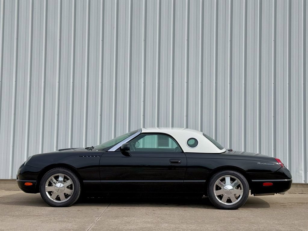 Used 2002 Ford Thunderbird image 3