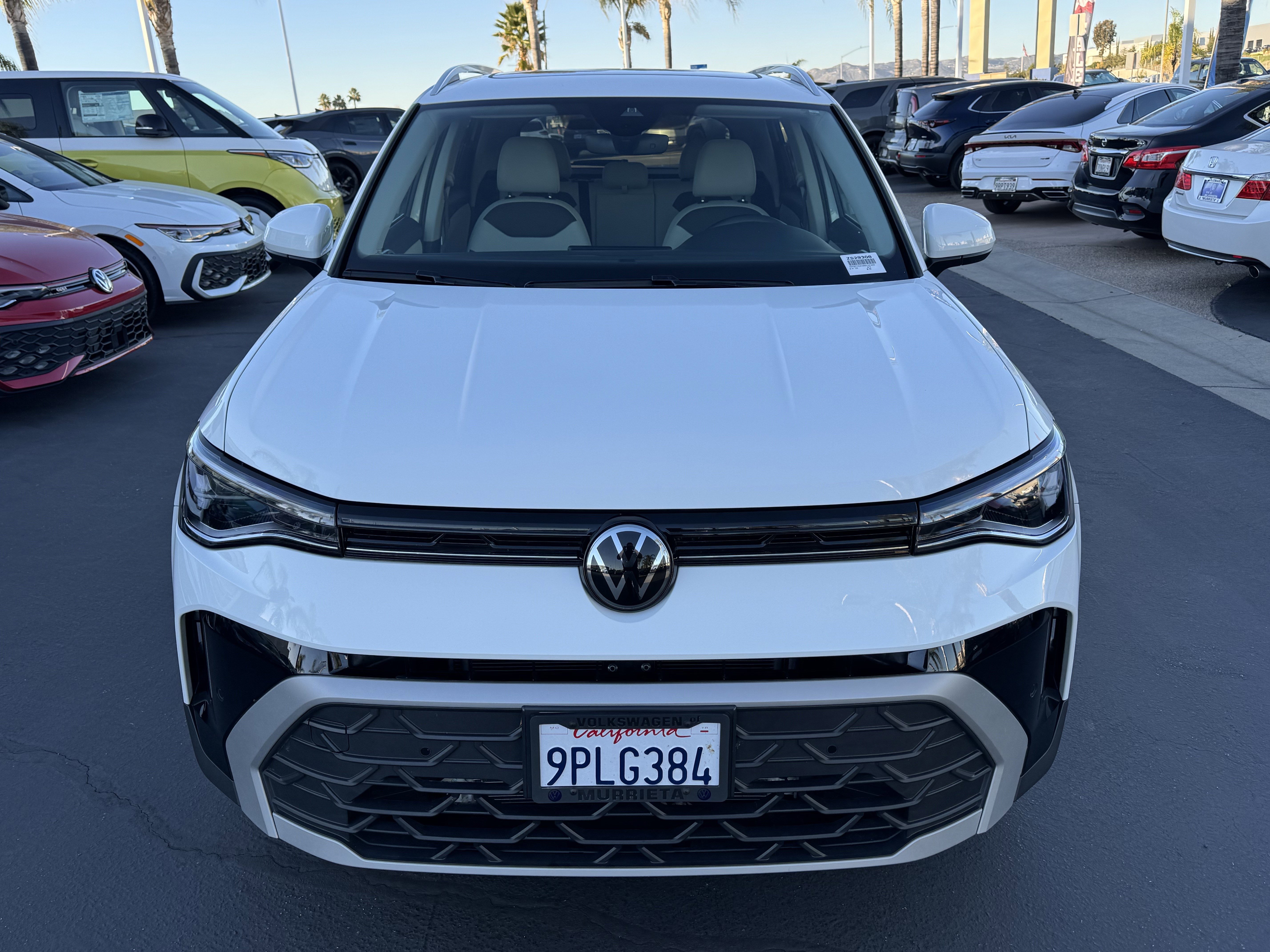 Certified 2025 Volkswagen Taos SE image 3