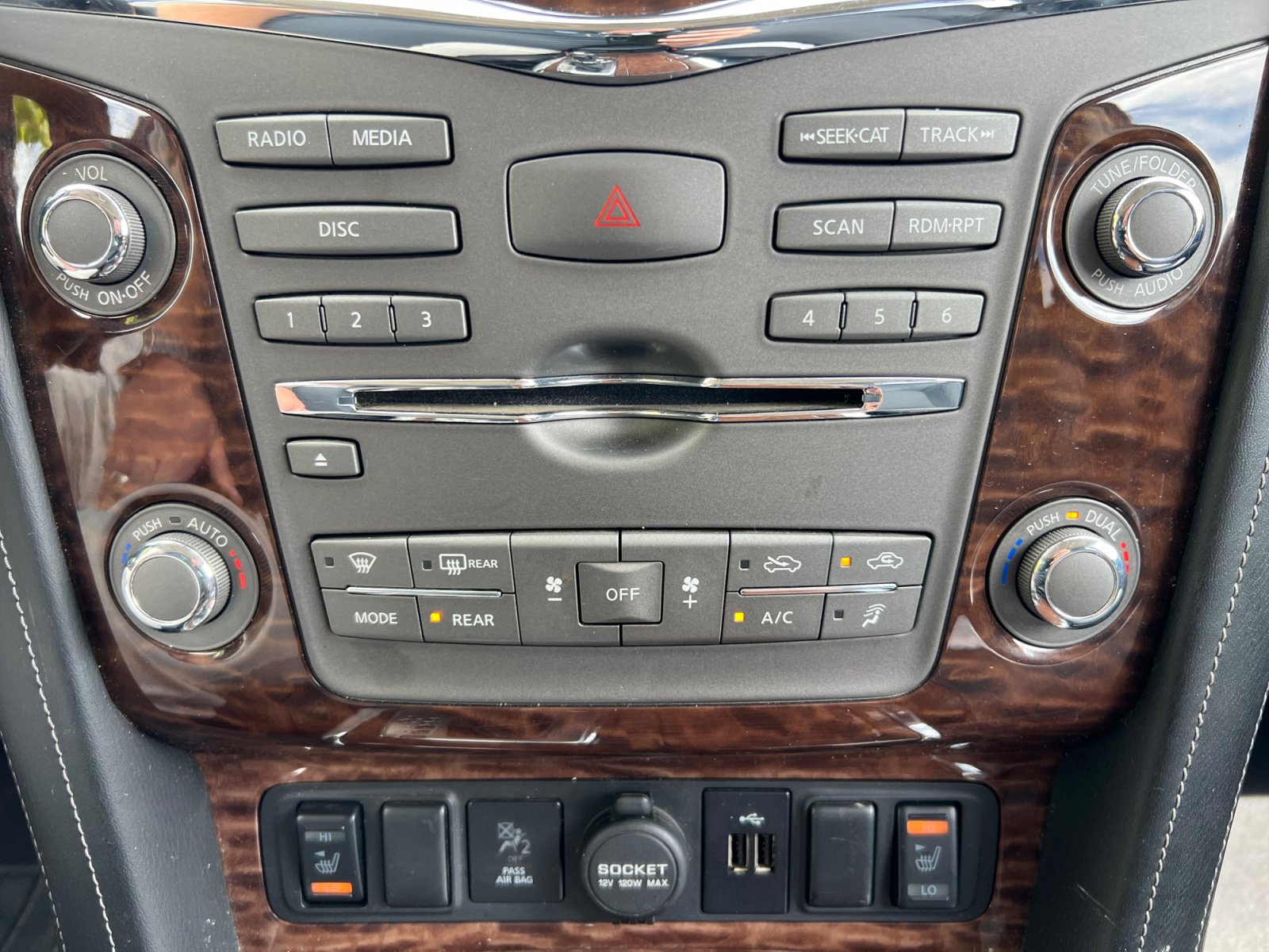 Used 2020 Nissan Armada SL w/ Premium Package AWD/4WD image 15