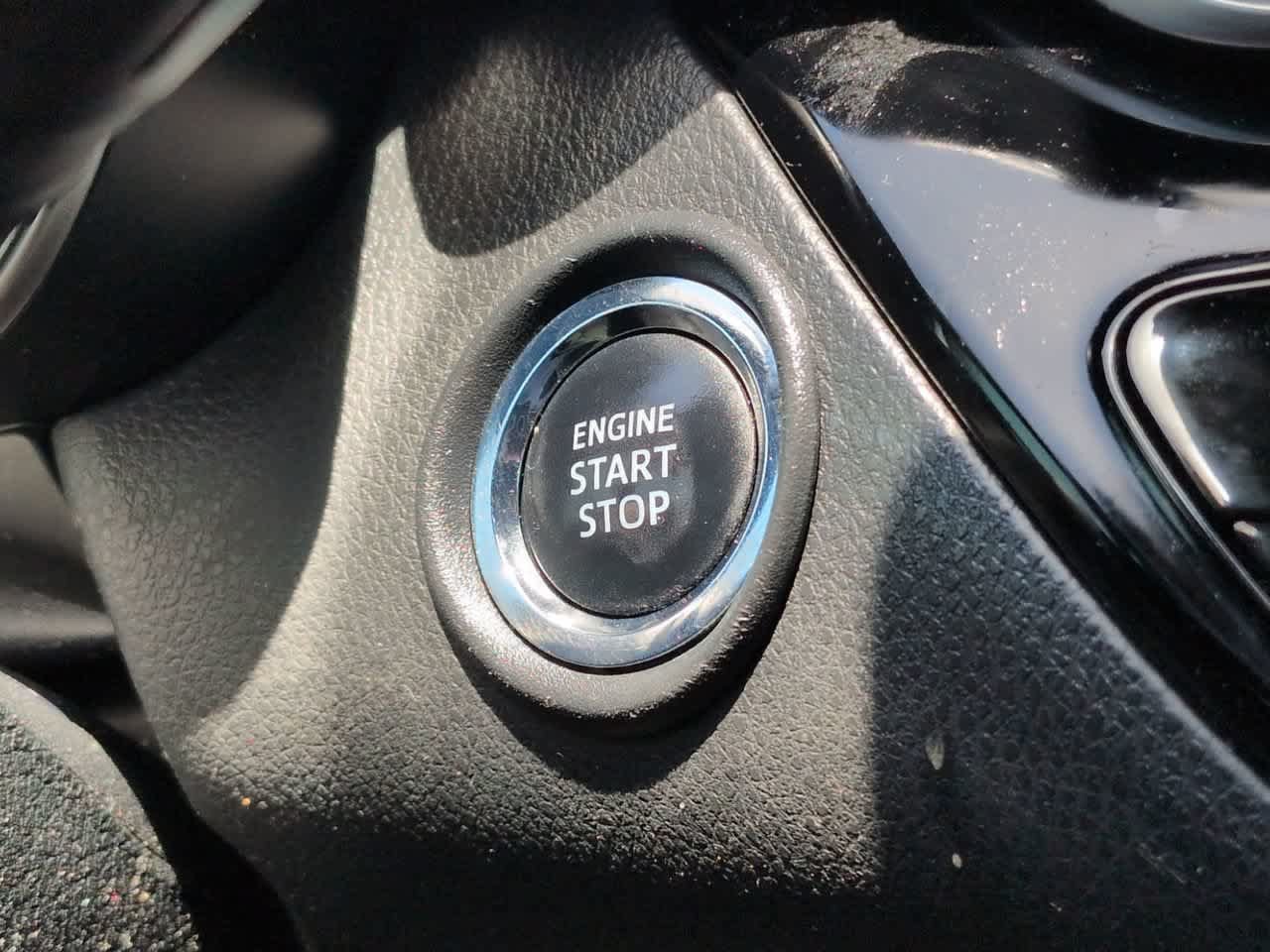 Used 2021 Toyota C-HR XLE FWD image 25