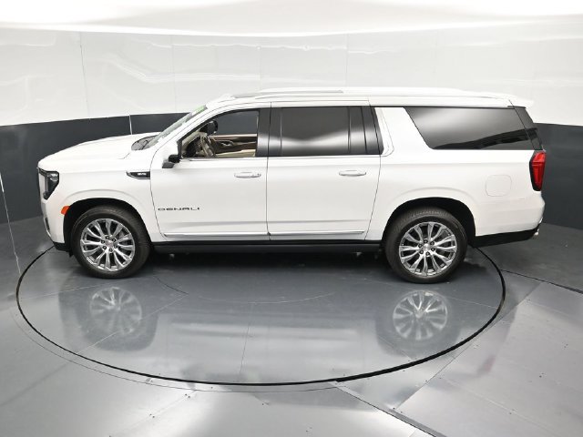 Used 2022 GMC Yukon XL Denali AWD/4WD image 52